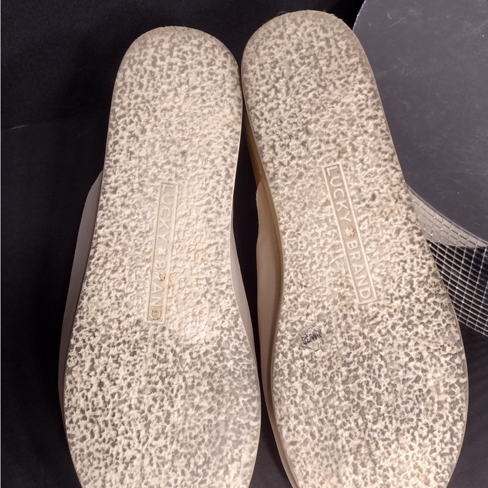Lucky brand Elegant Cream Women's Slip-On Shoes size 8 pre owned Exellent - Picture 12 of 14